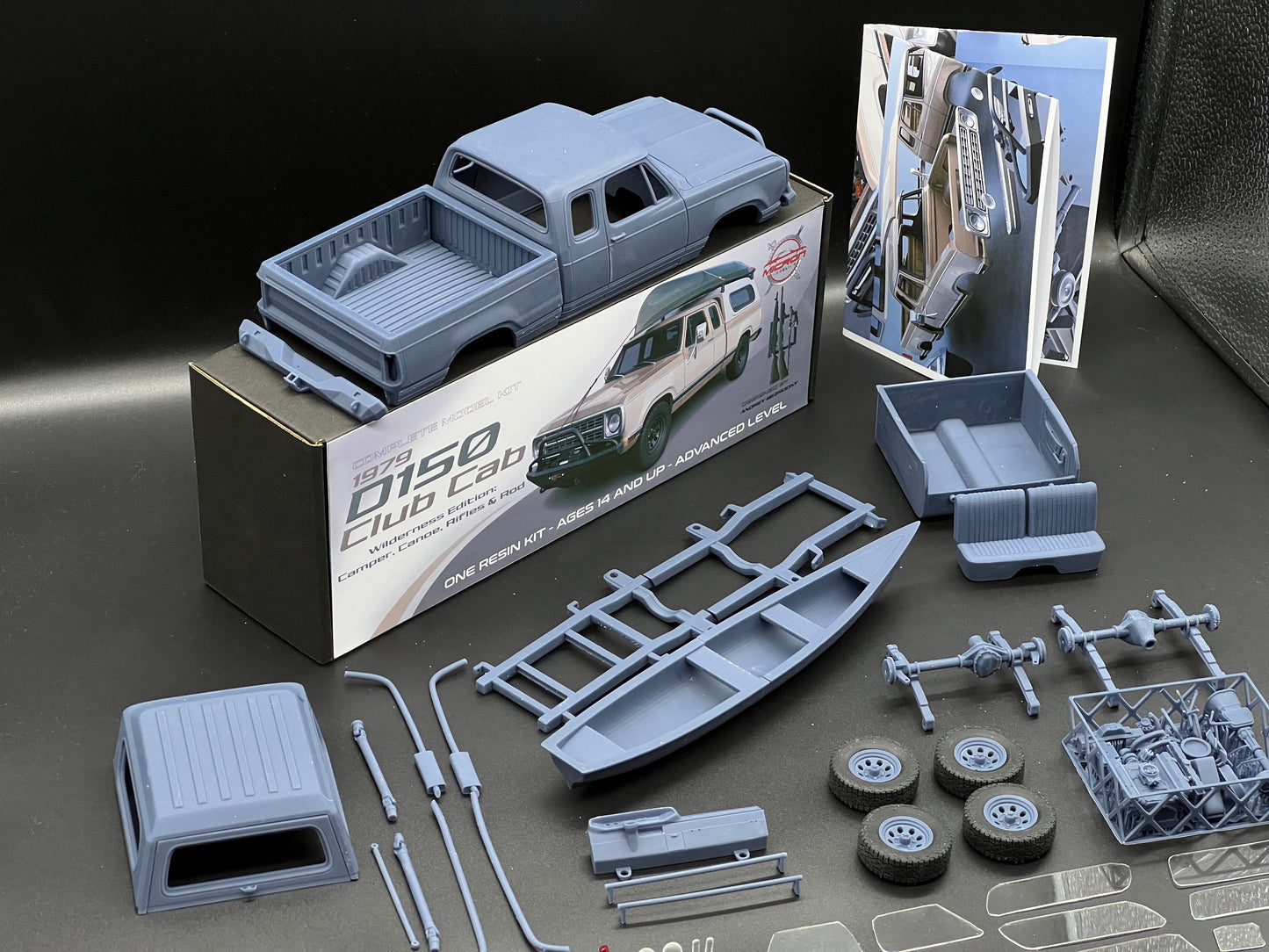 1:25 1979 Dodge D150 Club Cab Camper Truck Model Kit