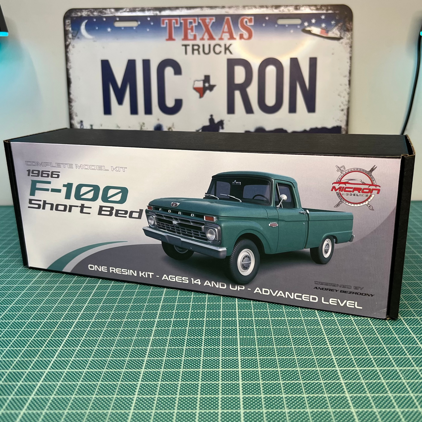 1:25 1966 Ford F-100 Short Bed Truck Model Kit