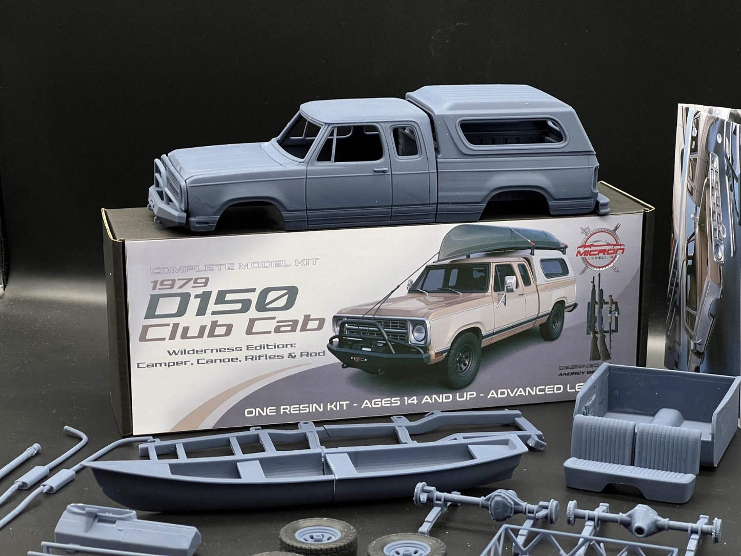 1:25 1979 Dodge D150 Club Cab Camper Truck Model Kit