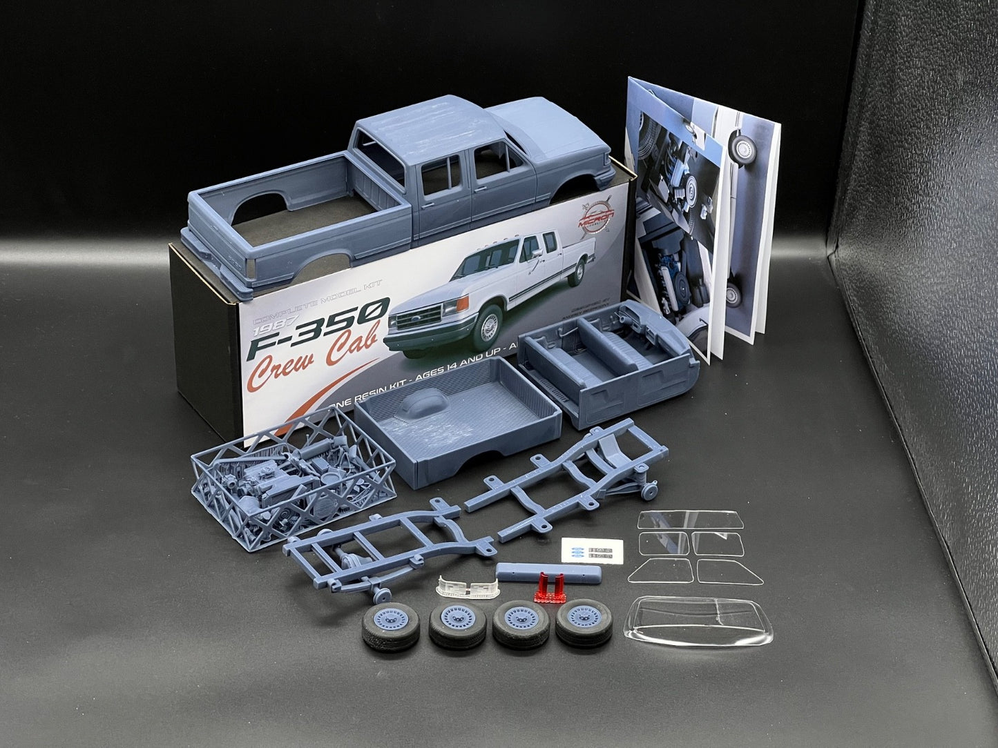 1:25 1987 Ford F-350 Crew Cab Truck Model Kit