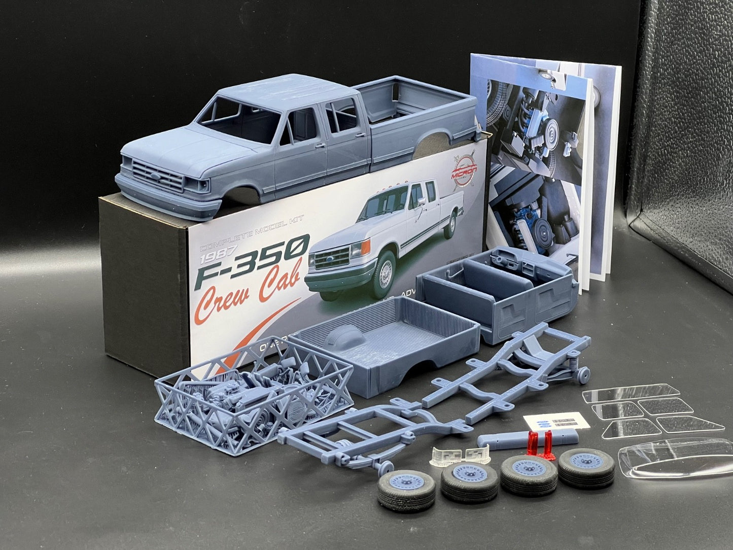 1:25 1987 Ford F-350 Crew Cab Truck Model Kit