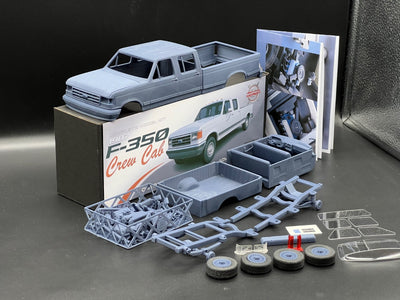 1:25 1987 Ford F-350 Crew Cab Truck Model Kit
