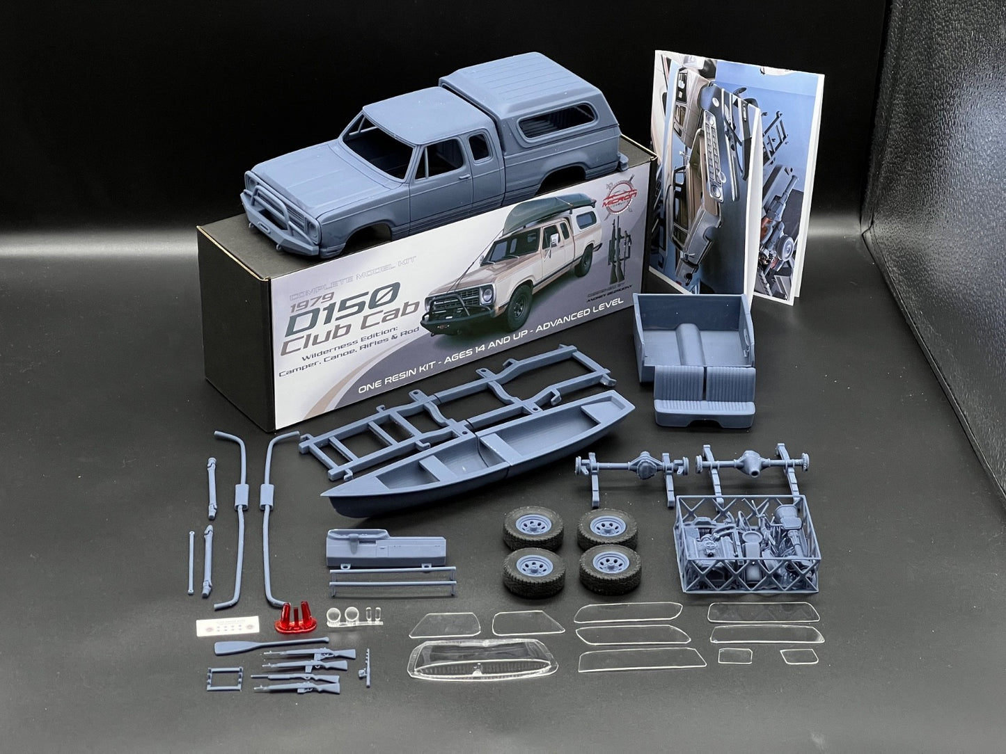 1:25 1979 Dodge D150 Club Cab Camper Truck Model Kit