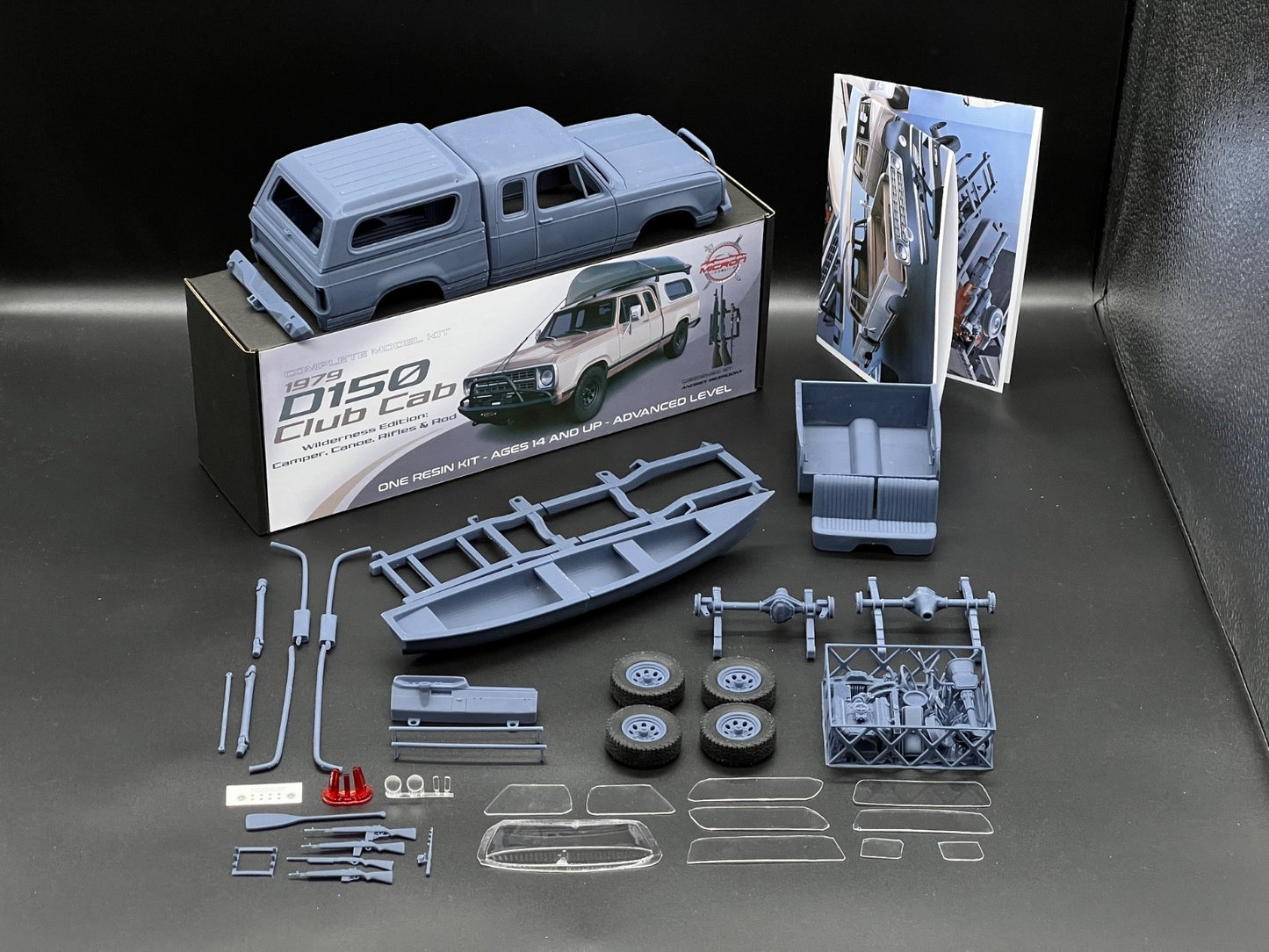 1:25 1979 Dodge D150 Club Cab Camper Truck Model Kit