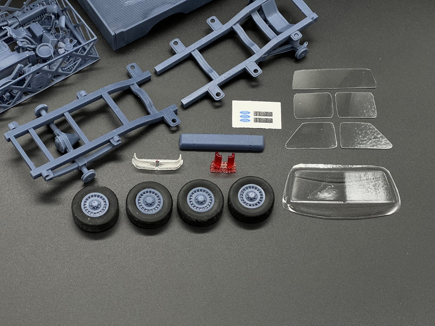 1:25 1987 Ford F-350 Crew Cab Truck Model Kit