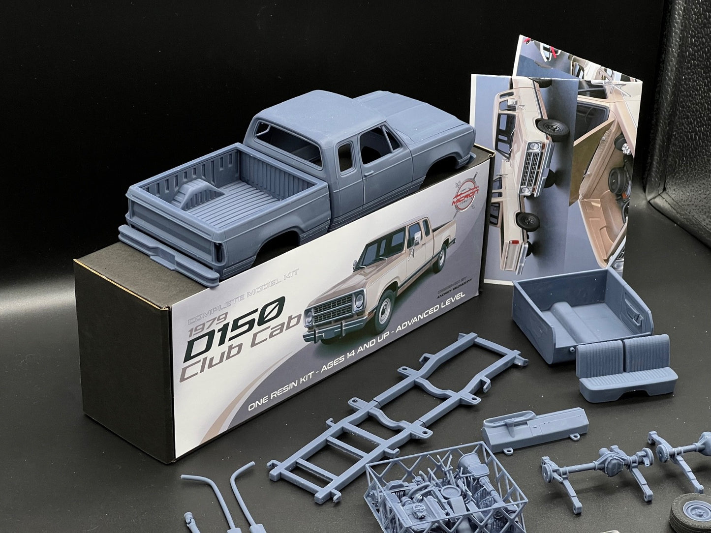 1:25 1979 Dodge D150 Club Cab Pickup Truck Model Kit