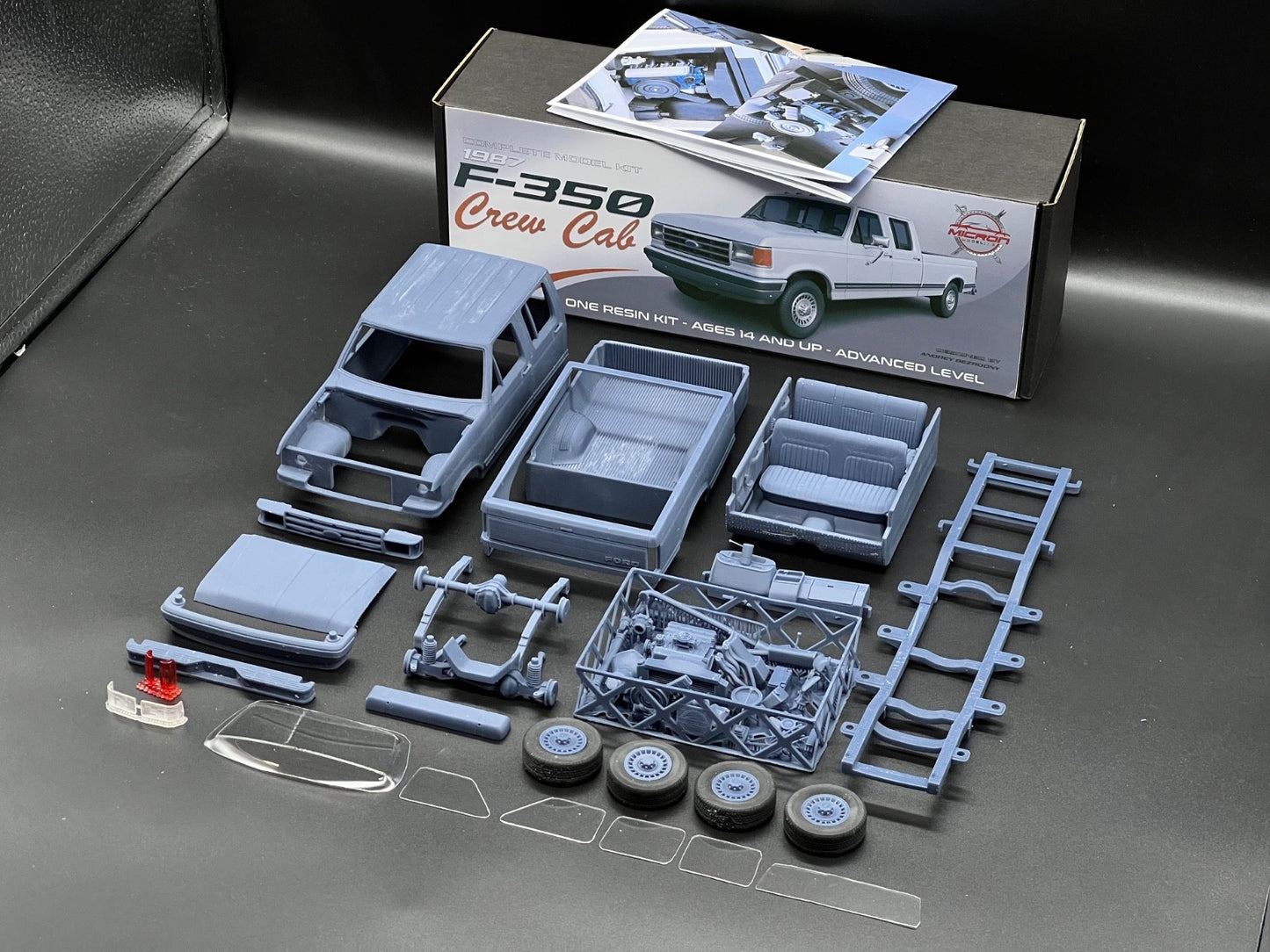 1:25 1987 Ford F-350 Crew Cab Truck Model Kit
