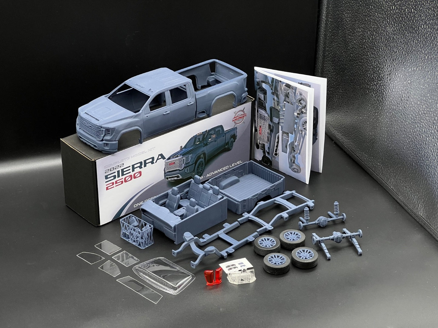 1:25 2022 GMC Sierra 2500 Model Kit
