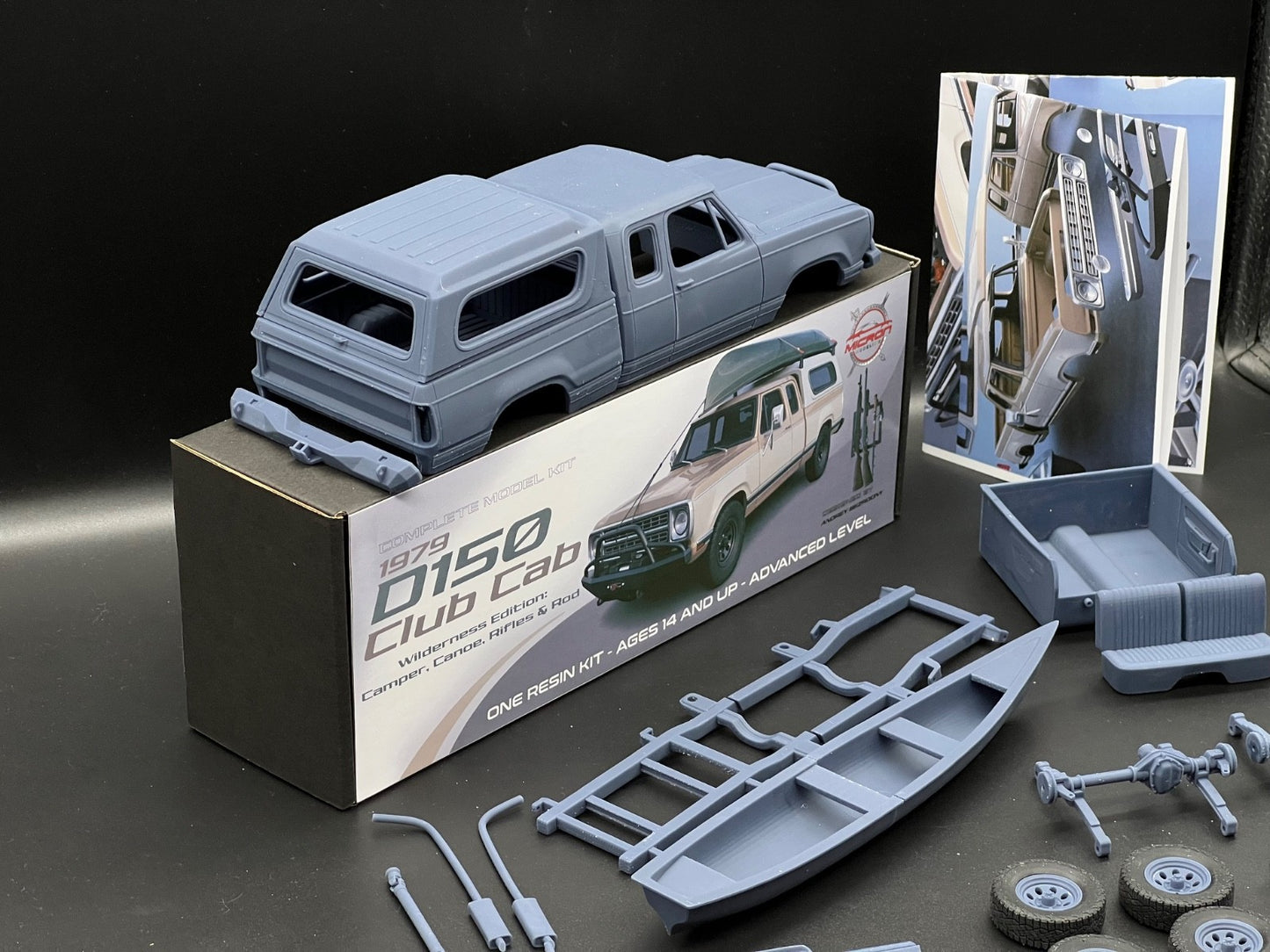1:25 1979 Dodge D150 Club Cab Camper Truck Model Kit