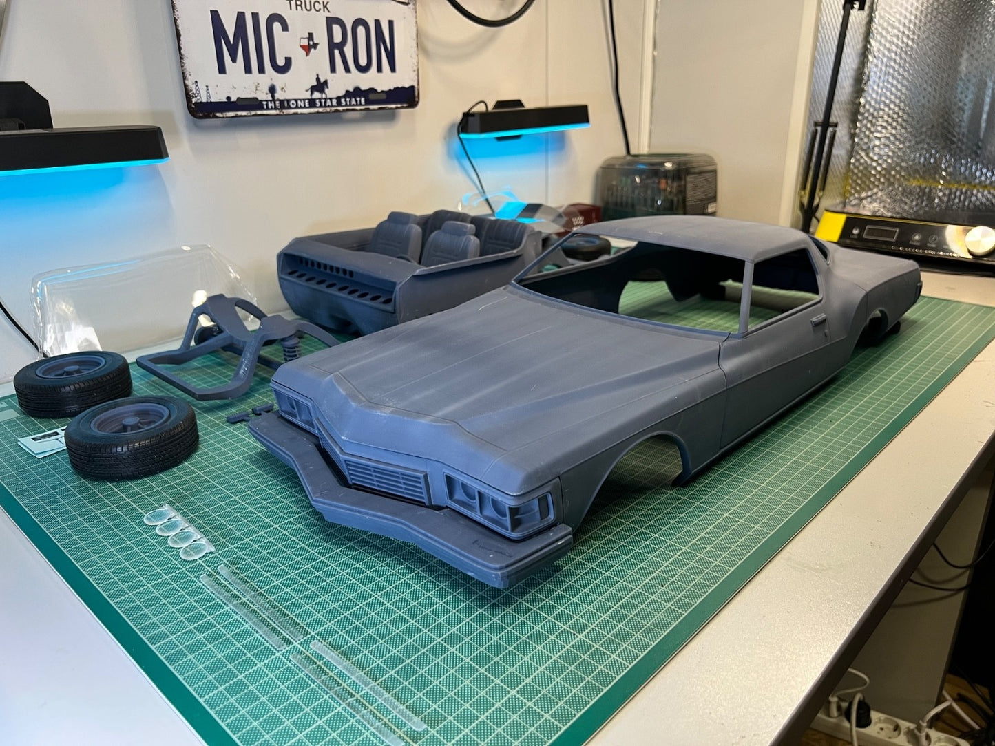 1:8 Scale 1973 Buick Riviera Boattail Resin Model Kit