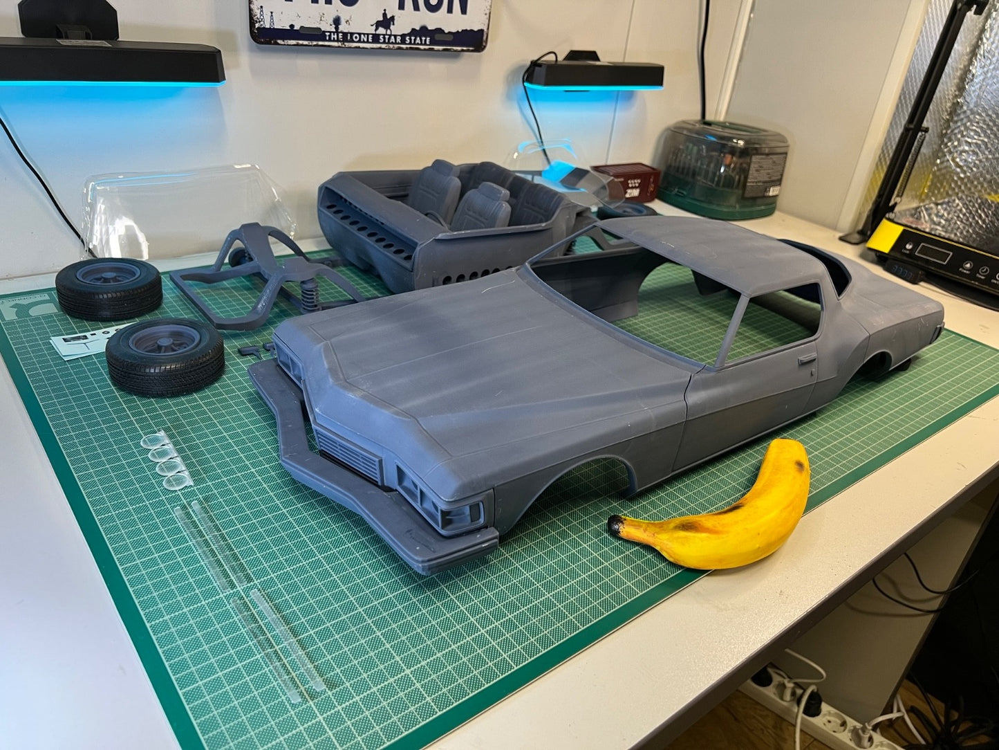 1:8 Scale 1973 Buick Riviera Boattail Resin Model Kit